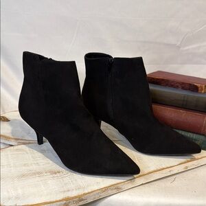 Journee Collection Black Suede Pointed-Toe Ankle Booties